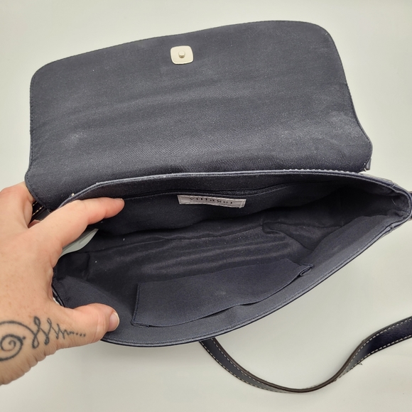 VILLAGER by LIZ CLAIBORNE | faux leather contrasting stitch shoulder bag purse - Picture 6 of 13